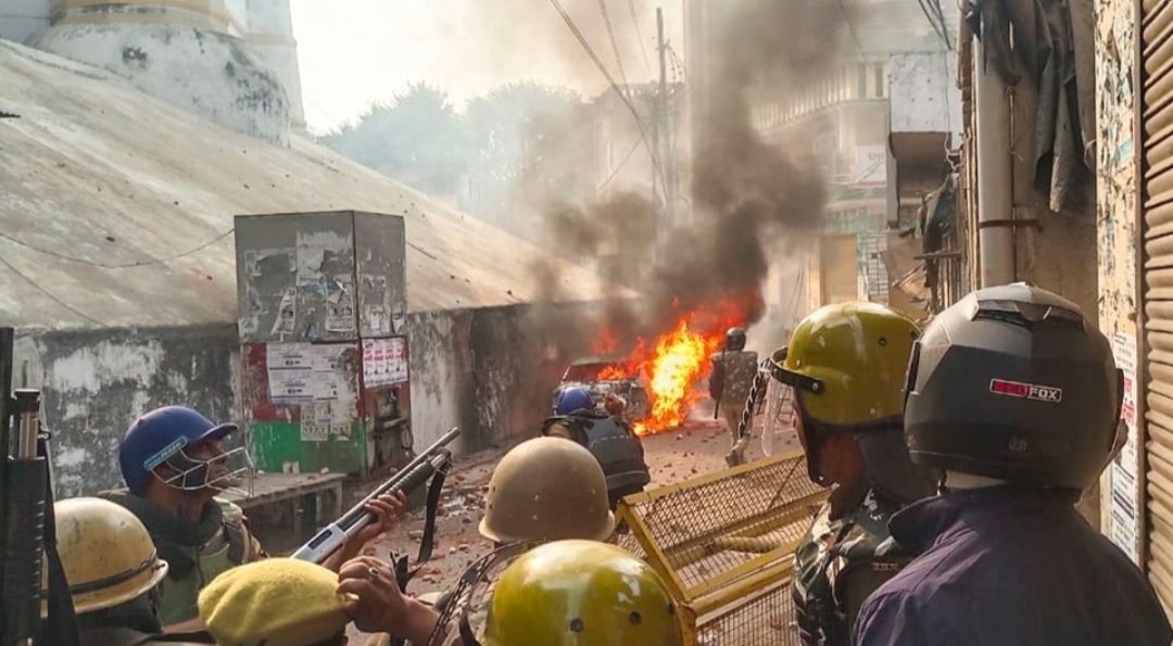 संभल में मरने वालों की संख्या हुई 4, पश्चिमी यूपी में अलर्ट, इंटरनेट व स्कूल बंद