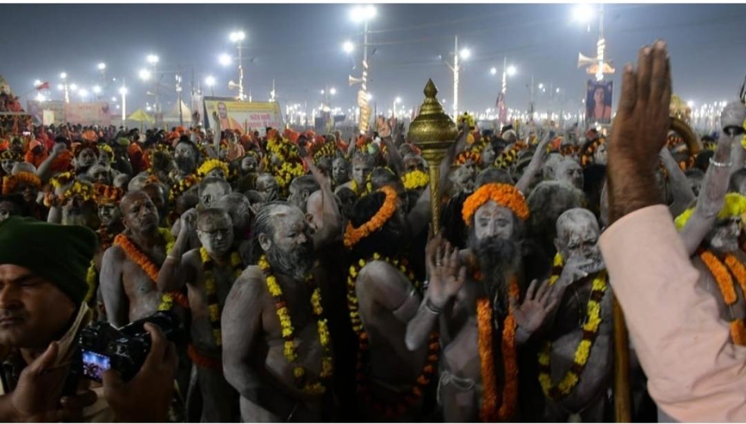 महाकुंभ में भगदड़ के बाद शाही स्नान रद्द, बीच रास्ते से लौटा जुलूस, अखाड़ा परिषद ने लिया बड़ा फैसला