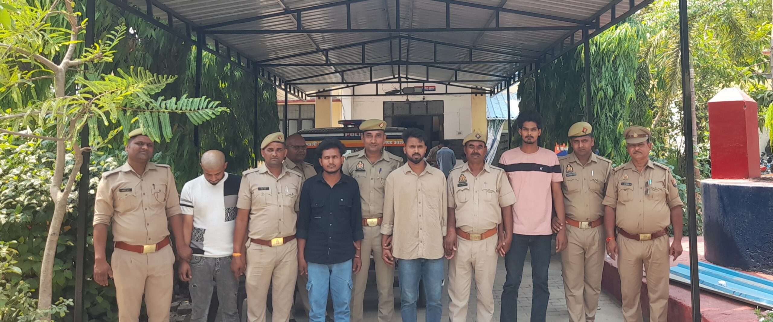 आज़मगढ़: छेड़खानी व मारपीट करने वाले चार व्यक्ति गिरफ्तार