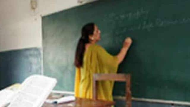 सहायक अध्यापक कंप्यूटर भर्ती में अब बीएड जरूरी नहीं, कंप्यूटर और कला विषय के अभ्यर्थियों को बड़ी राहत
