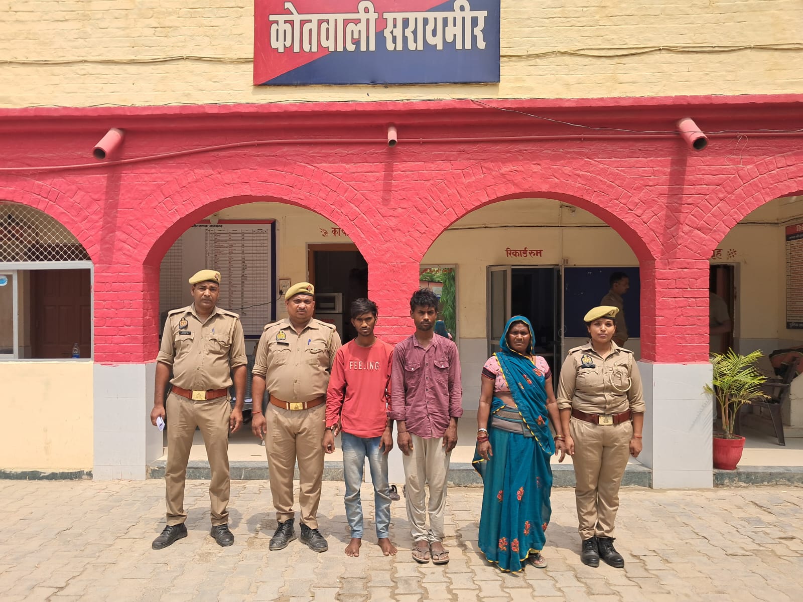 आज़मगढ़: दहेज प्रताड़ना के मामले तीन आरोपी गिरफ्तार