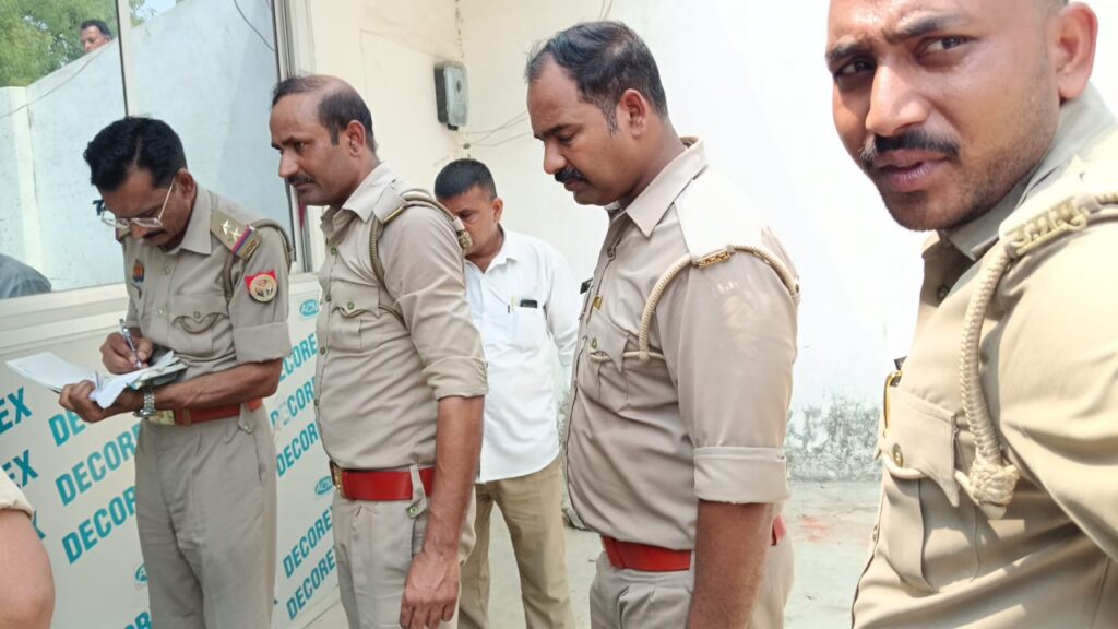 आज़मगढ़: पारिवारिक समस्या से परेशान व्यक्ति ने गोली मारकर दी जान, जांच में जुटी पुलिस