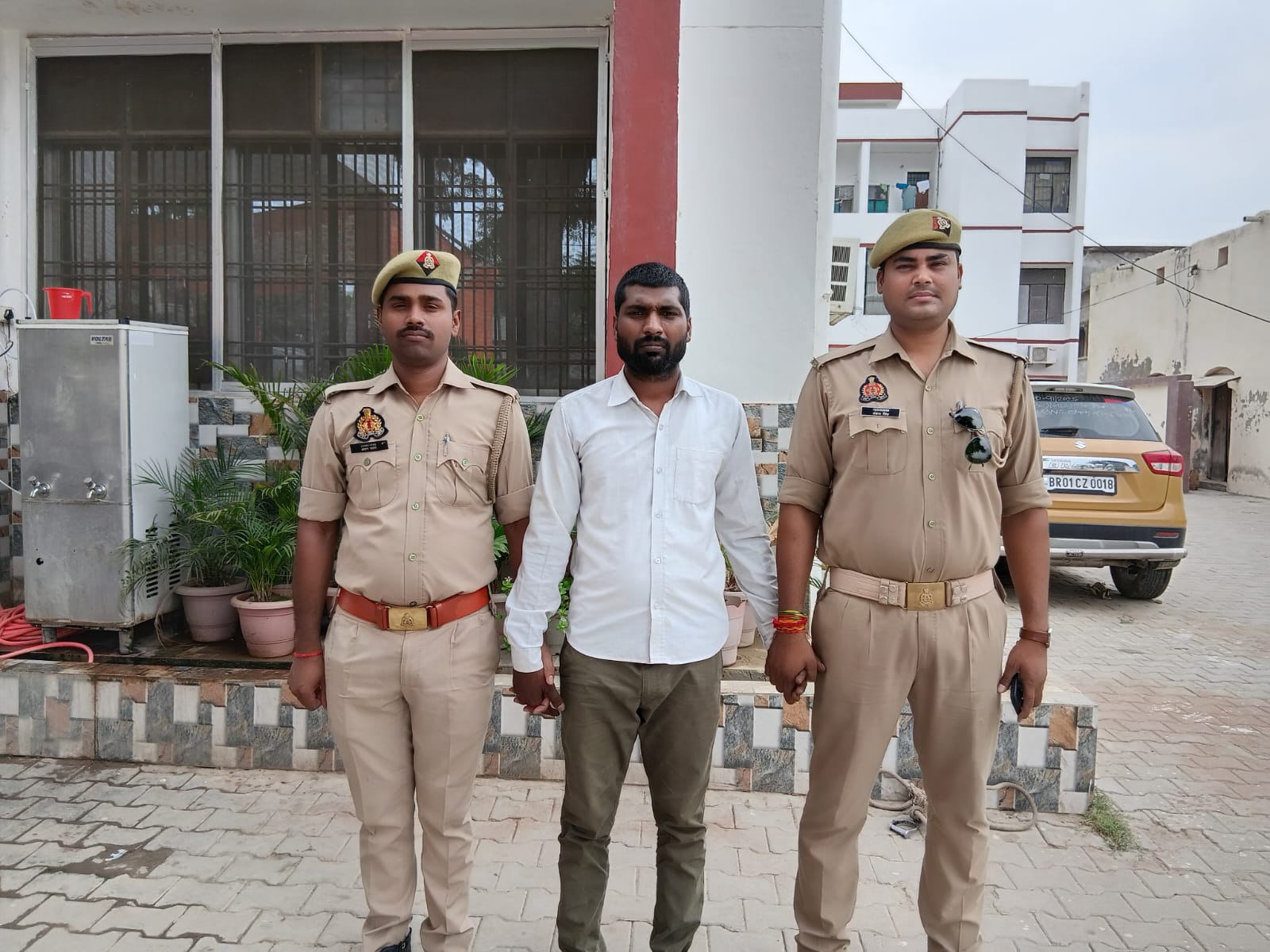 आज़मगढ़: किशोरी से दुष्कर्म करने वाला आरोपी गिरफ्तार