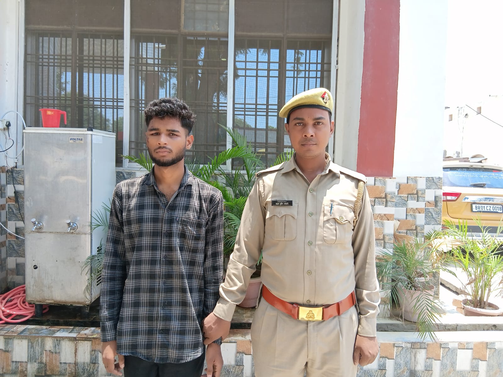 आज़मगढ़: हत्या के प्रयास में वांछित आरोपी को पुलिस ने किया गिरफ्तार