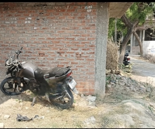 आज़मगढ़: अनियंत्रित बाइक दीवार से टकराई, युवक की मौत, एक घायल