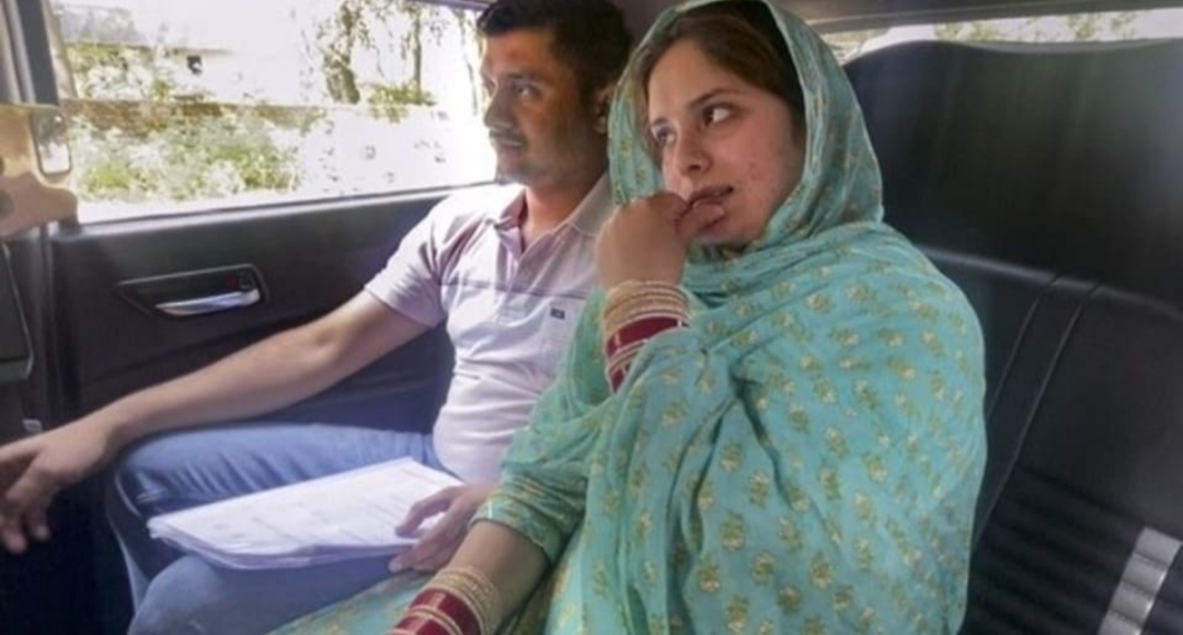 पाकिस्तानी महिला से शादी करने वाला CRPF जवान नौकरी से बर्खास्त