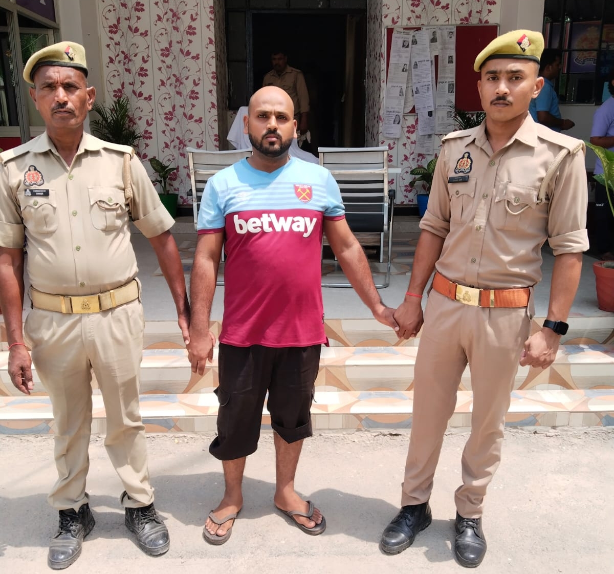 आज़मगढ़:  शादी का झांसा देकर दुष्कर्म का आरोपी गिरफ्तार