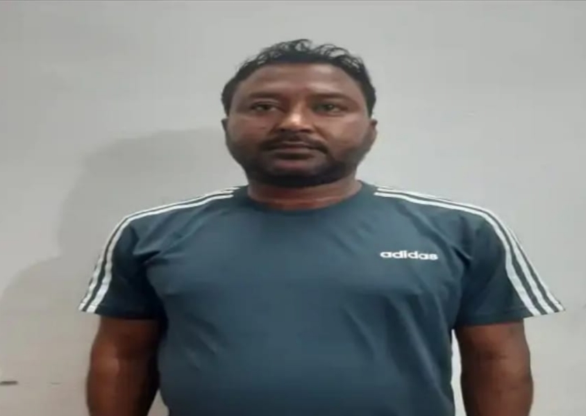 आज़मगढ़: इनामी सुजीत सिंह उर्फ भकोले पुलिस को चकमा दे सीजेएम की अदालत में किया सरेंडर