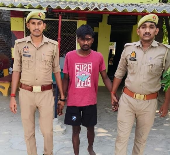 आज़मगढ़: प्रेमिका ने शादी से किया इनकार तो प्रेमी ने उसकी मां को उतारा था मौत के घाट, नाबालिग प्रेमी और उसका साथी गिरफ्तार