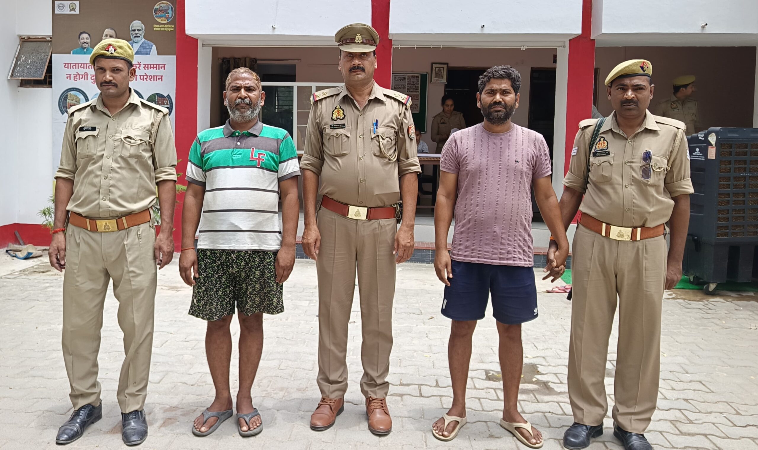 आज़मगढ़: ग्राम प्रधान प्रकाश यादव को गोली मारने वाले दो आरोपी गिरफ्तार