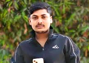 आज़मगढ़: एक लाख रुपये का इनामी मैकू यादव ने पुलिस को चकमा दे किया सरेंडर