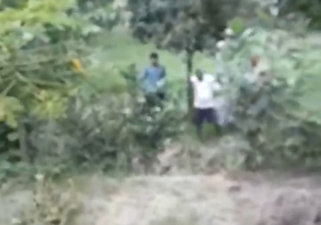 आज़मगढ़: मारपीट का वीडियो वायरल, पुलिस मामले की जांच में जुटी