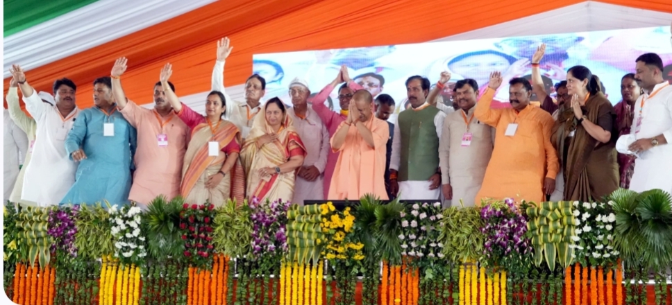 आज़मगढ़ में बोले सीएम योगी: डबल इंजन की सरकार विकास में विश्वास करती है, विभाजन में नहीं