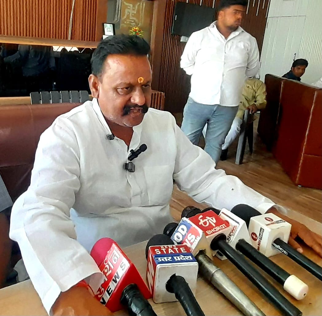 आजमगढ़ में अंबेडकर जयंती विवाद पर सियासत तेज भाजपा जिलाध्यक्ष ने सपा पर लगाए भड़काऊ बयान देने के आरोप