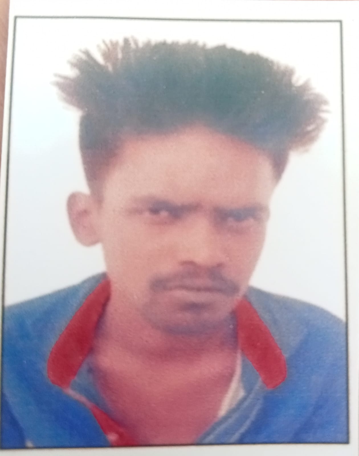 गुमशुदा युवक का शव मिलने से सनसनी: गले पर कट के निशान, हत्या की आशंका SOG और फॉरेंसिक टीम जांच में जुटी