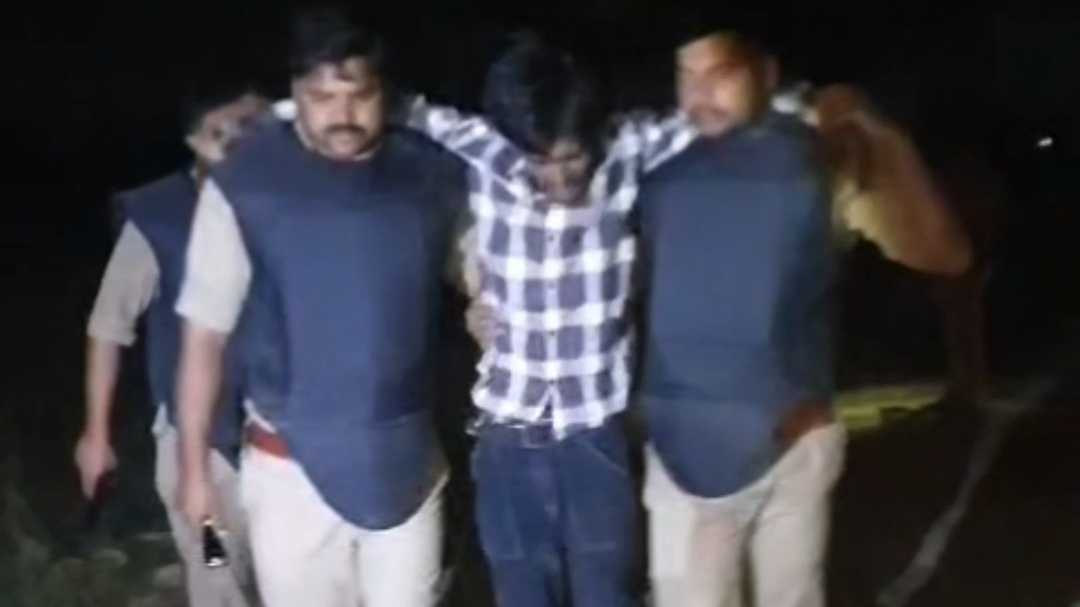 आज़मगढ़: मुठभेड़ में हत्या का आरोपी घायल, पुलिस ने किया गिरफ्तार