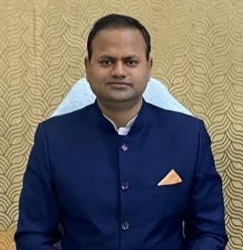 आजमगढ़ में चला DM का हंटर लापरवाही पर बड़ी कार्रवाई, बिजली विभाग के JE सस्पेंड