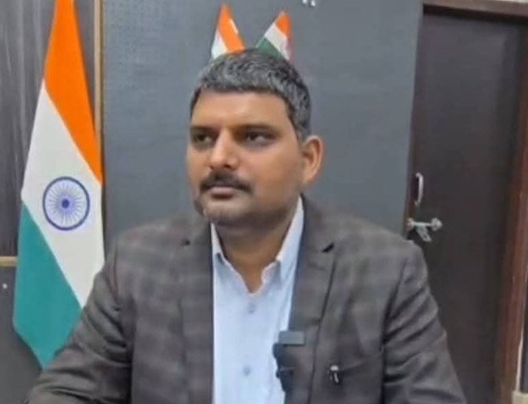 ADM प्रशासन राहुल विश्वकर्मा का हुआ स्थानांतरण अलीगढ़ विकास प्राधिकरण के सचिव बनाए गए राहुल विश्वकर्मा, संजीव कुमार होंगे आजमगढ़ के नए ADM प्रशासन