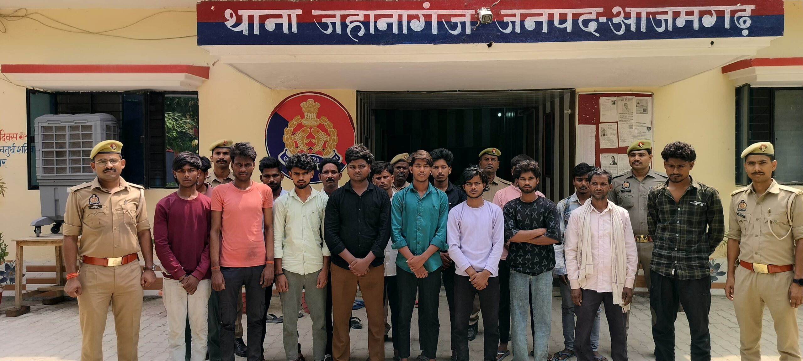आजमगढ़ क्रिकेट मैच बना बवाल अड्डा पीच जोतने को लेकर दो पक्षों में मारपीट, 16 लोग गिरफ्तार