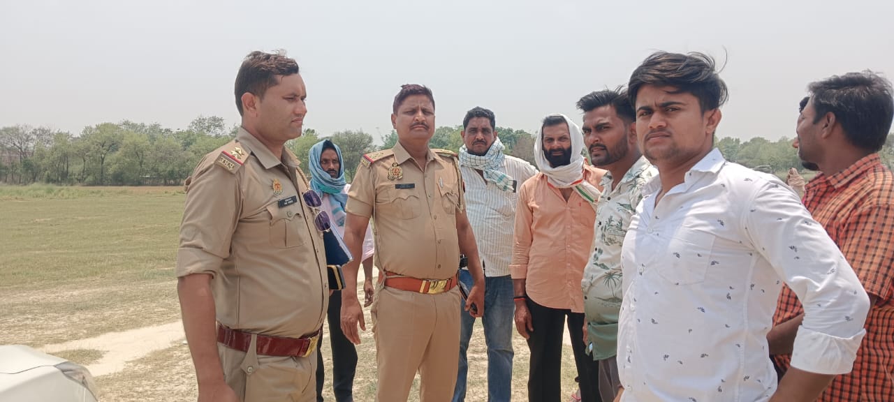 अहरौला-कप्तानगंज सीमा पर मिला गोवंशों के कटे अवशेष, क्षेत्र में सनसनी; घंटों उलझी रही दो थानों की पुलिस