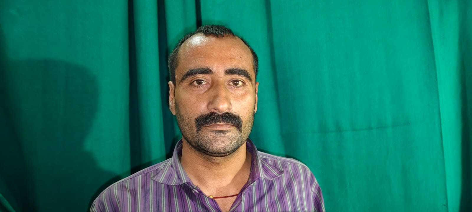 आजमगढ़ में गजब का फर्जीवाड़ा दूसरे की जमीन पर पास हुआ ₹2 लाख का लोन