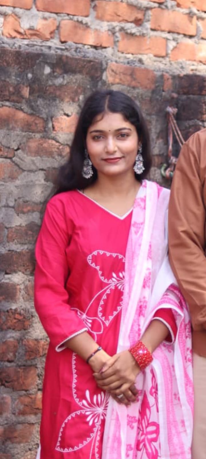 आजमगढ़ पढ़ाई के साथ पत्रकारिता कर रही छात्रा ने फांसी लगाकर दी जान,परिवार में मचा कोहराम