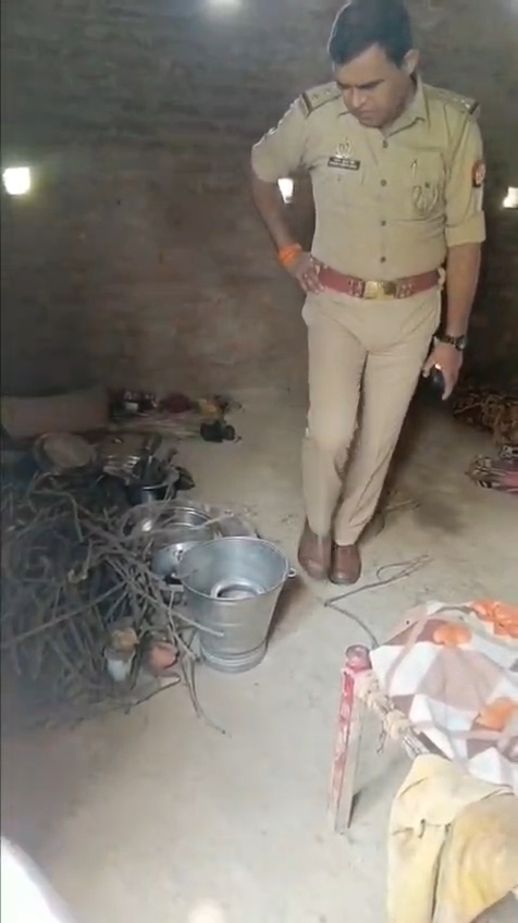 आज़मगढ़ में सनसनी: घरेलू विवाद में पत्नी की पीट-पीटकर हत्या, आरोपी पति फरार