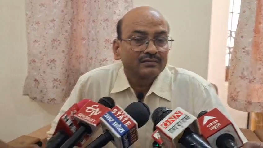 शासन की रोक के बाद भी कर दिया 10 शिक्षकों के रुके वेतन का 51 लाख रुपए भुगतान,समाज कल्याण अधिकारी राजेश चौधरी ने खुद को बेकसूर बताया