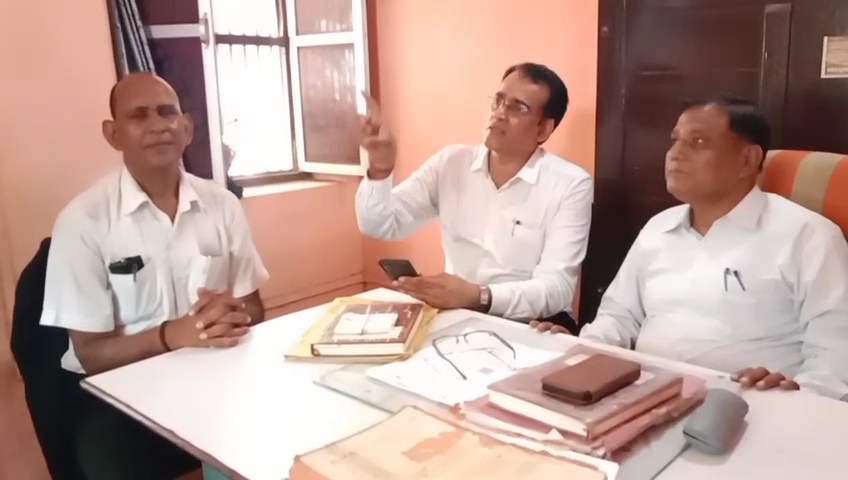 इलाज के बीच बीमा कंपनी ने पलटा फैसला,उपभोक्ता फोरम ने 9% ब्याज सहित ₹4.77 लाख लौटाने का दिया आदेश