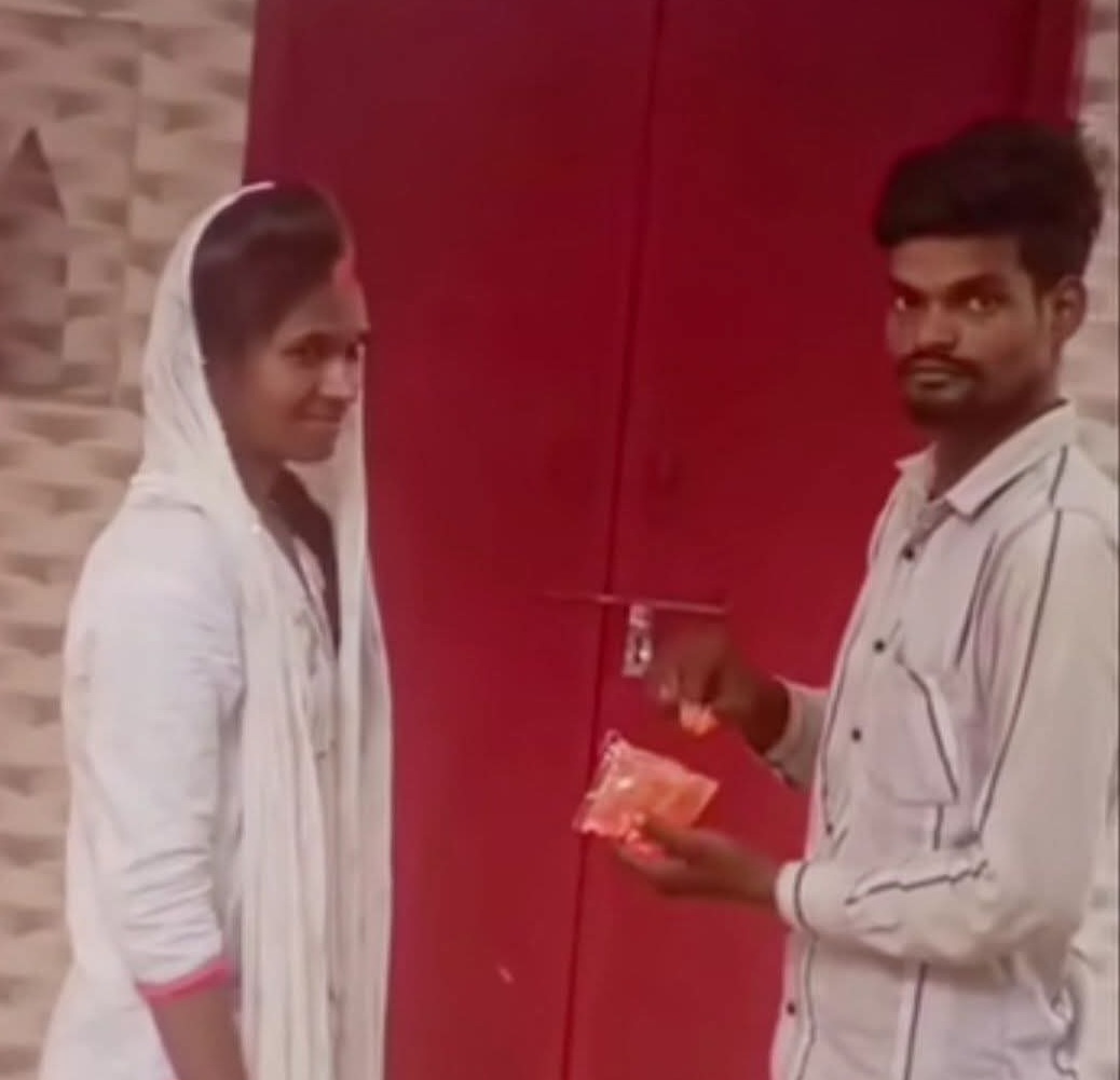 इंस्टाग्राम पर हुई दोस्ती बनी जीवनभर का रिश्ता,रौनापार थाने के पास मंदिर में प्रेमी युगल ने रचाई शादी