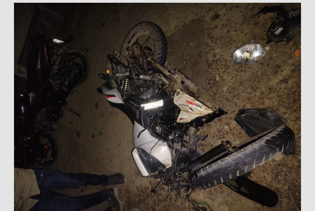 आजमगढ़ तेज रफ्तार स्कॉर्पियो ने बाइक को रौंदा,दो युवकों की दर्दनाक मौत,CCTV के सहारे आरोपी की तलाश में जुटी पुलिस