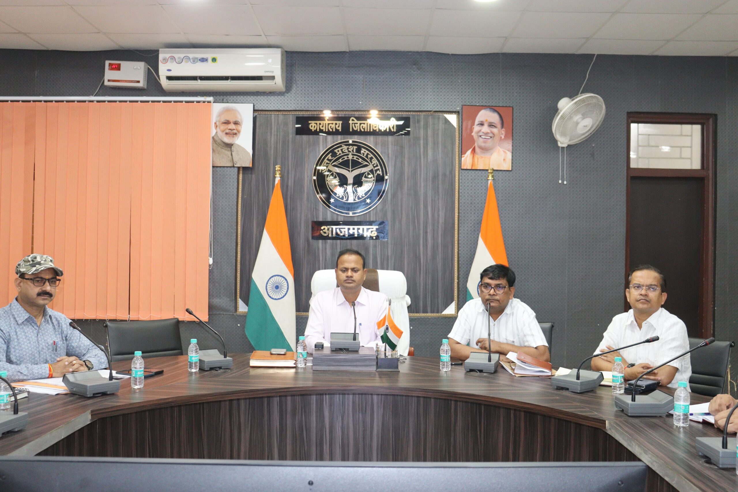 UPTET-2026: आजमगढ़ में 14 केंद्रों पर होगी परीक्षा, डीएम ने दिए नकलविहीन और पारदर्शी आयोजन के सख्त निर्देश