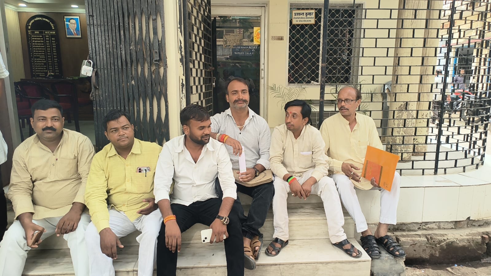 आजमगढ़ EO की अनुपस्थिति से चौथी बार टली नगर पालिका बोर्ड बैठक, सभासदों ने कार्यप्रणाली पर उठाए गंभीर सवाल