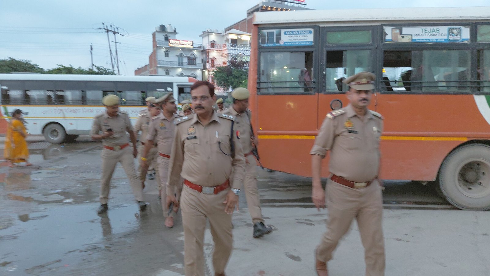 स्वतंत्रता दिवस से पहले आजमगढ़ में हाई अलर्ट, रेलवे स्टेशन-रोडवेज से होटल और ढाबों तक चला सघन चेकिंग अभियान