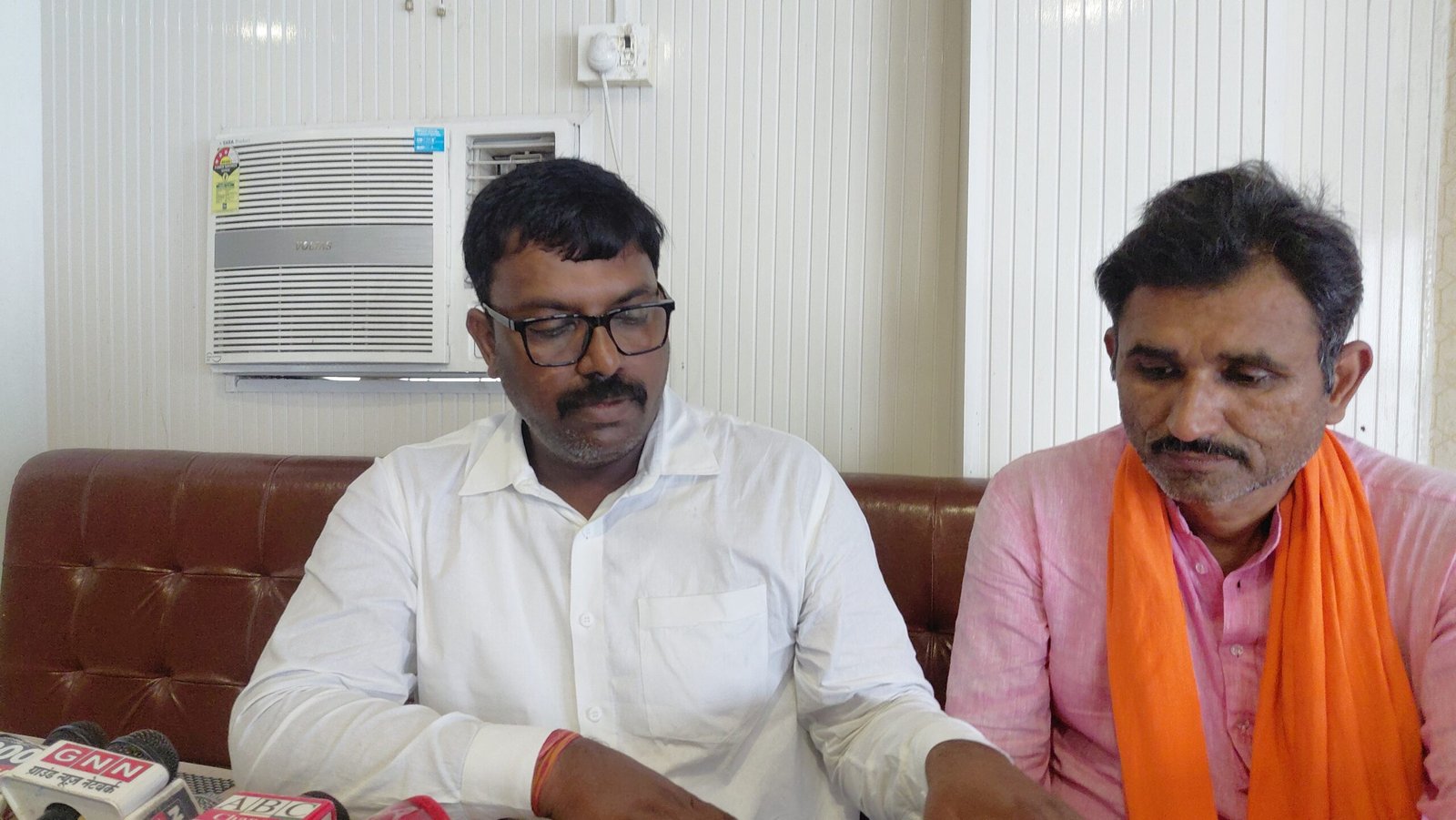आजमगढ़JD कार्यालय के कर्मचारी पर भ्रष्टाचार के आरोप, भाजपा नगर महामंत्री ने आयुक्त से की उच्चस्तरीय जांच की मांग