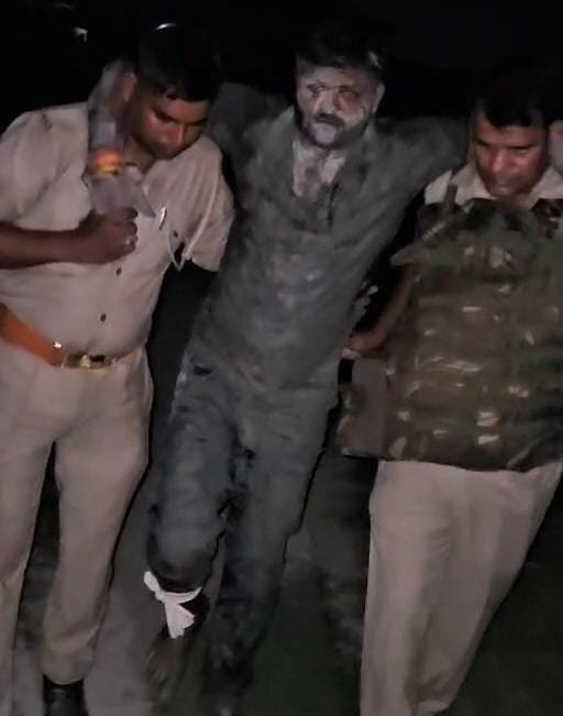 आजमगढ़ गोकशी की सूचना पर पहुंची पुलिस से बदमाशों की मुठभेड़, एक दर्जन मुकदमों में वांछित आरोपी को लगी गोली गिरफ्तार