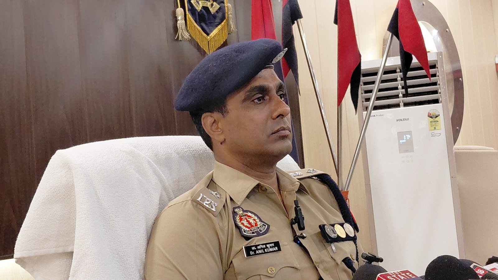 जमानत के बाद आरोपी का सत्यापन न करना पड़ा भारी, आजमगढ़ में इंस्पेक्टर समेत 4 पुलिसकर्मी निलंबित